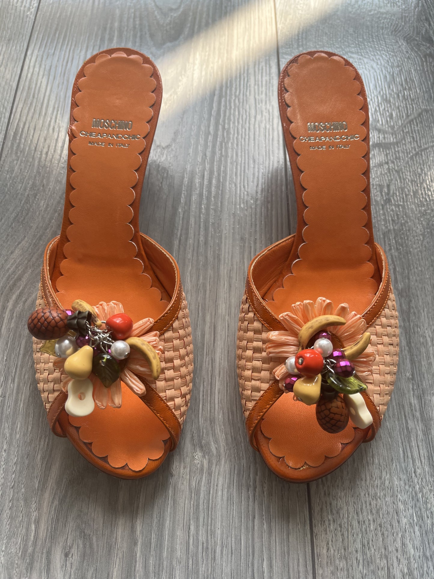 Moschino Cheap and Chic orange fruit kitten heels eu 38/7 US