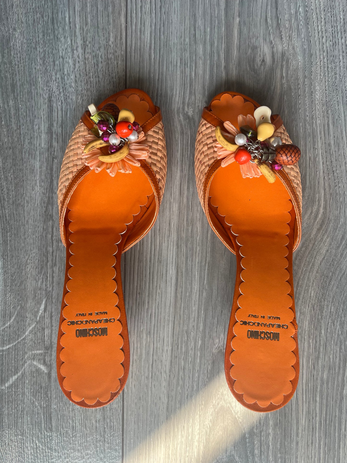 Moschino Cheap and Chic orange fruit kitten heels eu 38/7 US