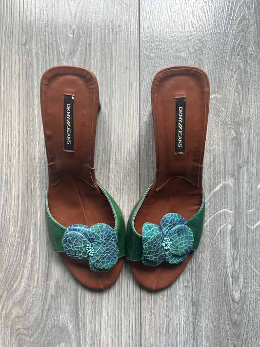 DKNY Jeans green and brown floral kitten heels 38 EU/7 US