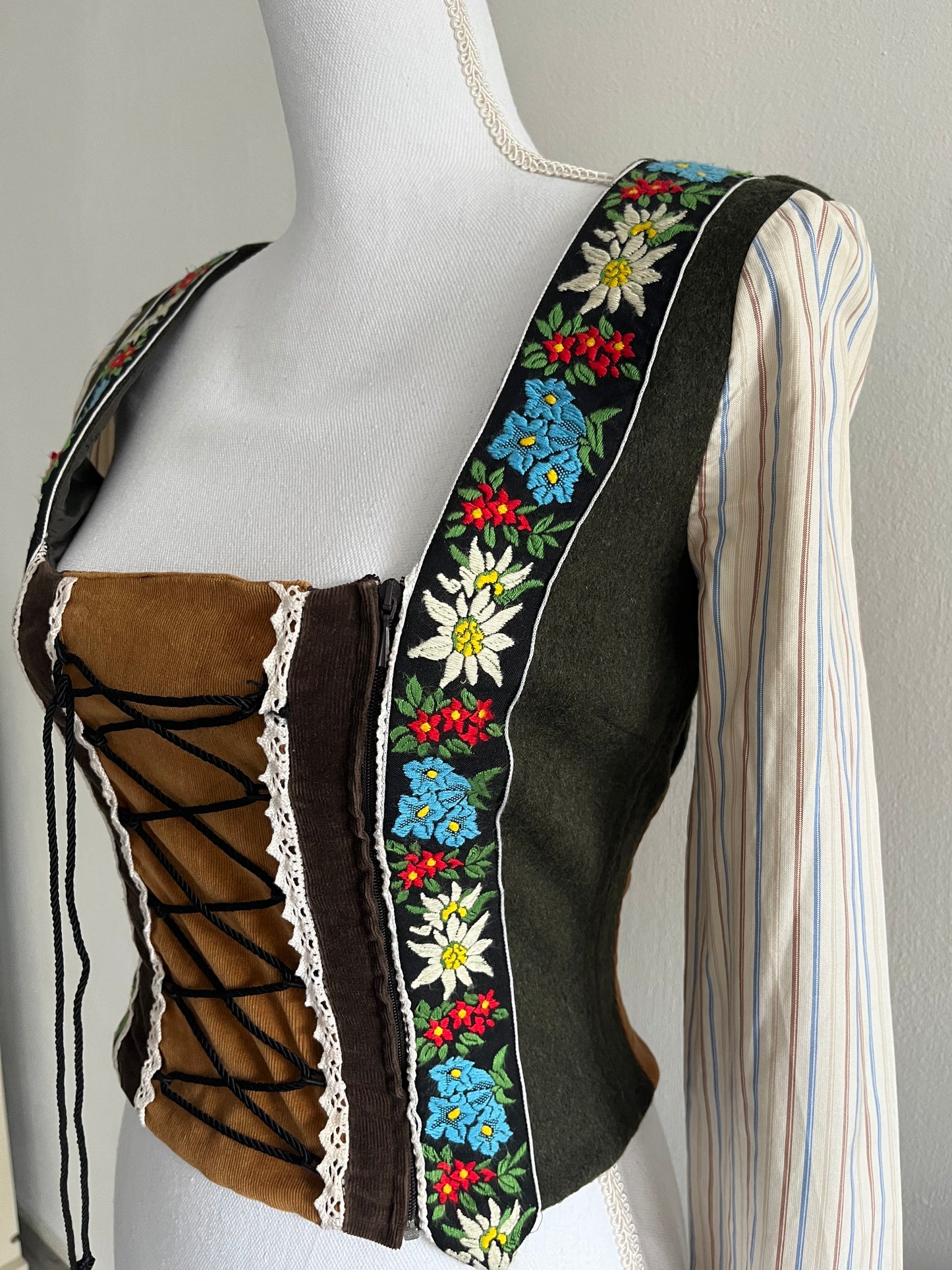 D&G fall winter 2002 corset