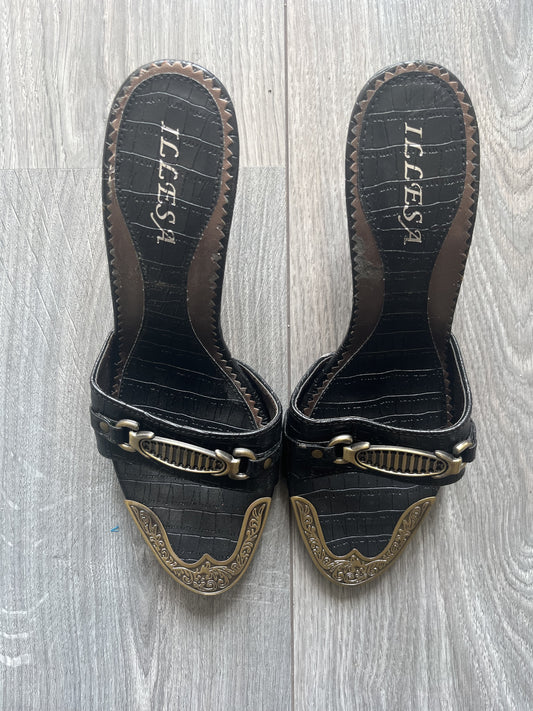 Black kitten heels with gold accents size 38 EU/ 7 US